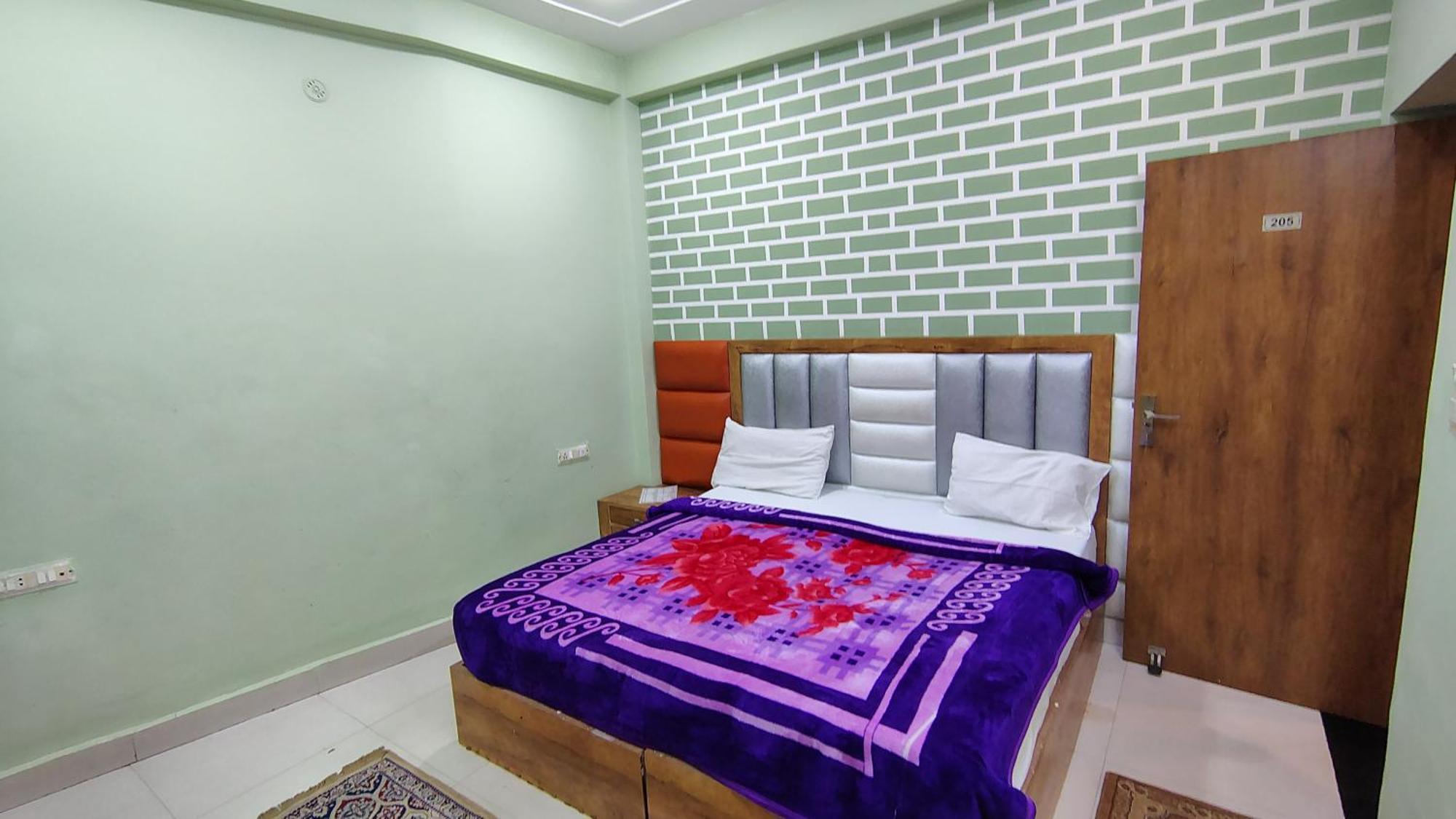 Bedweiser Backpackers Hostel Agra  Bilik gambar